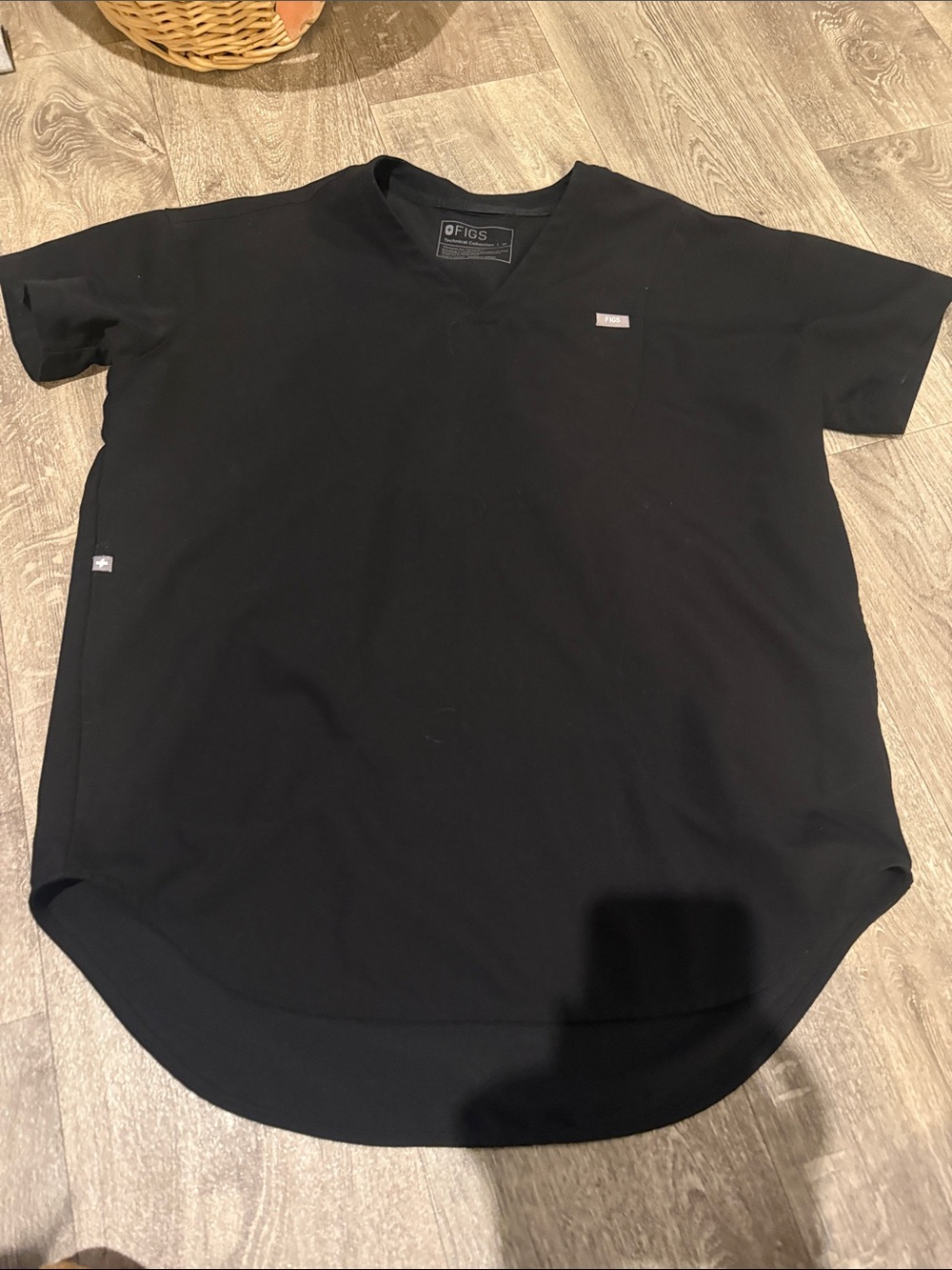 Figs women’s Black V-Neck Short Sleeve Scrub Tee